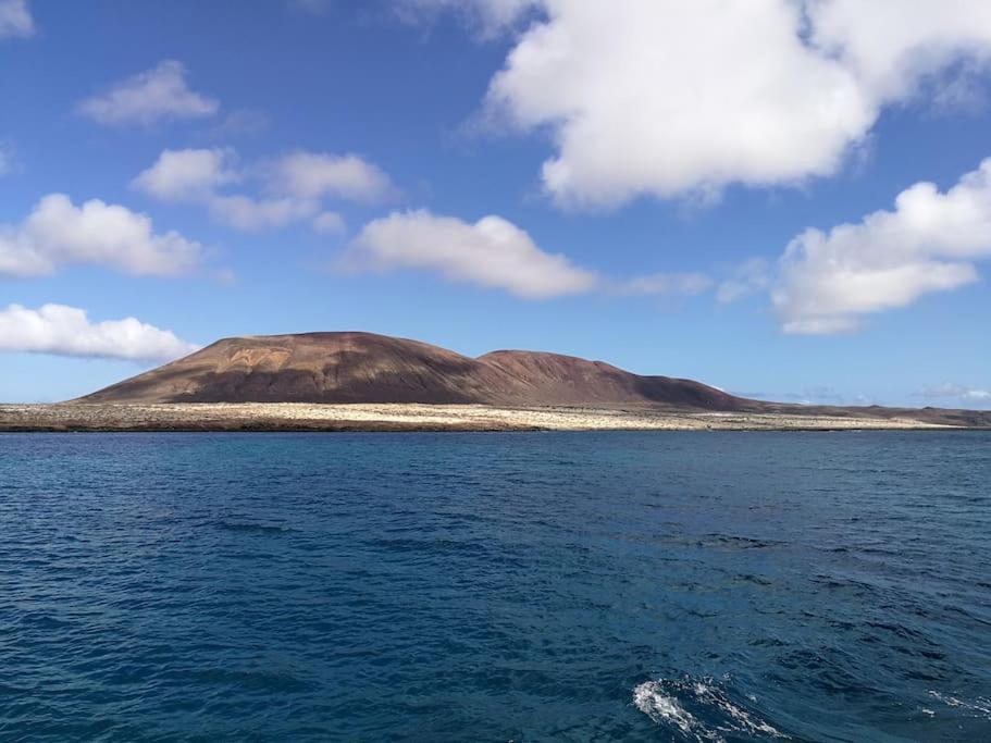 فندق Magnifico Barco En La Graciosa كاليتا دي سيبو المظهر الخارجي الصورة