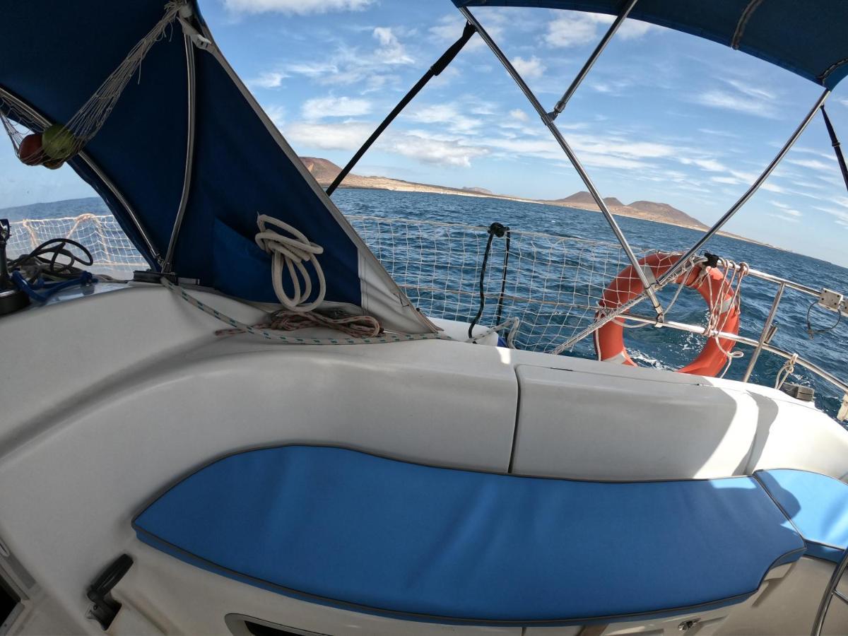 فندق Magnifico Barco En La Graciosa كاليتا دي سيبو المظهر الخارجي الصورة