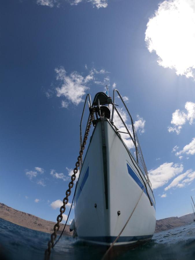 فندق Magnifico Barco En La Graciosa كاليتا دي سيبو المظهر الخارجي الصورة