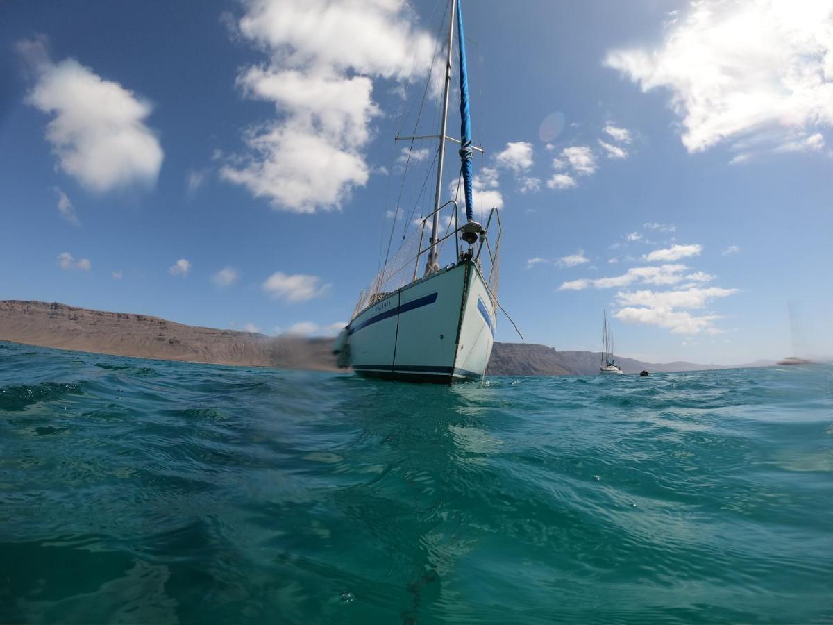 فندق Magnifico Barco En La Graciosa كاليتا دي سيبو المظهر الخارجي الصورة