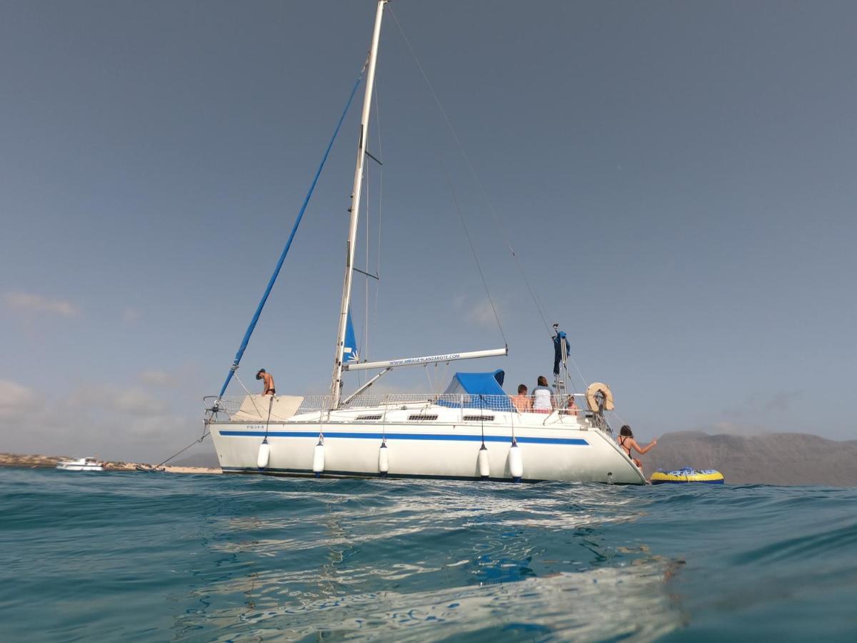 فندق Magnifico Barco En La Graciosa كاليتا دي سيبو المظهر الخارجي الصورة