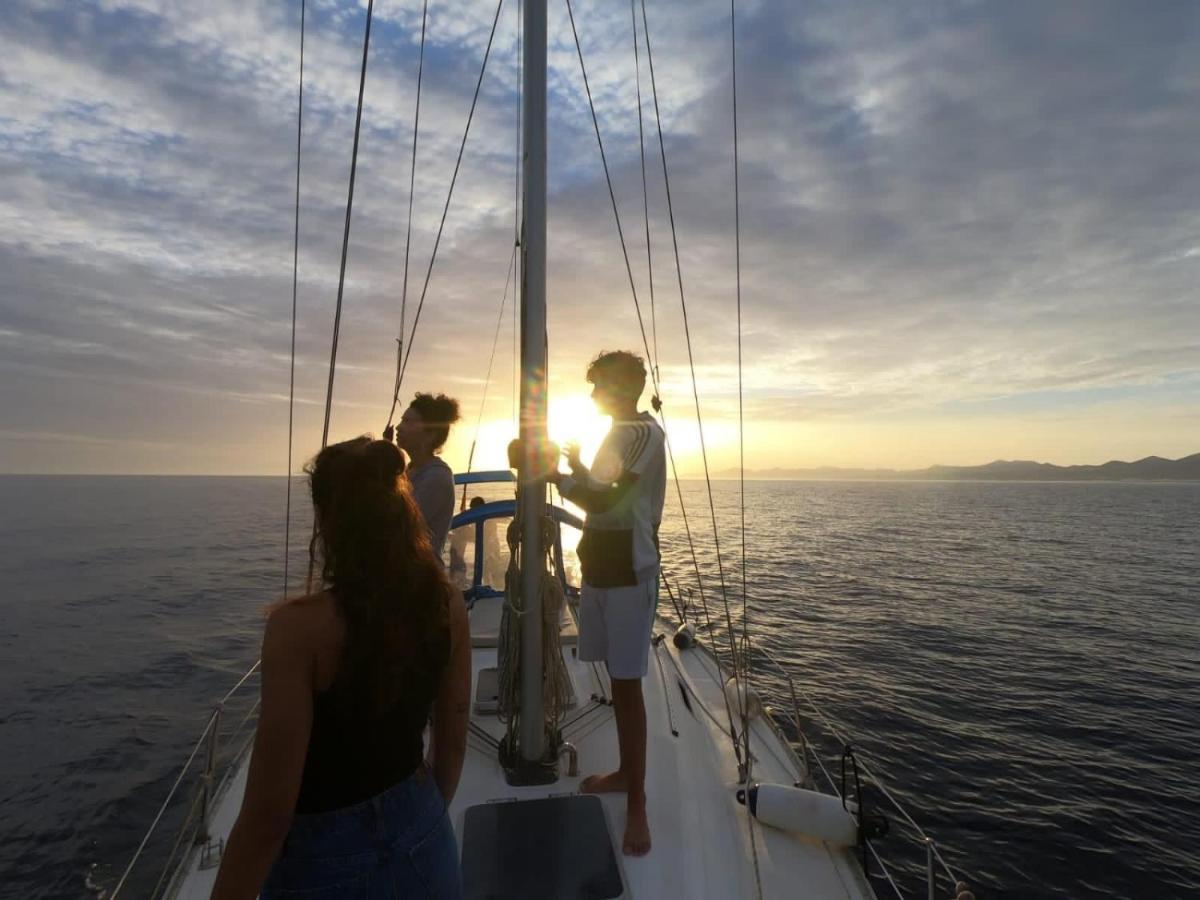 فندق Magnifico Barco En La Graciosa كاليتا دي سيبو المظهر الخارجي الصورة