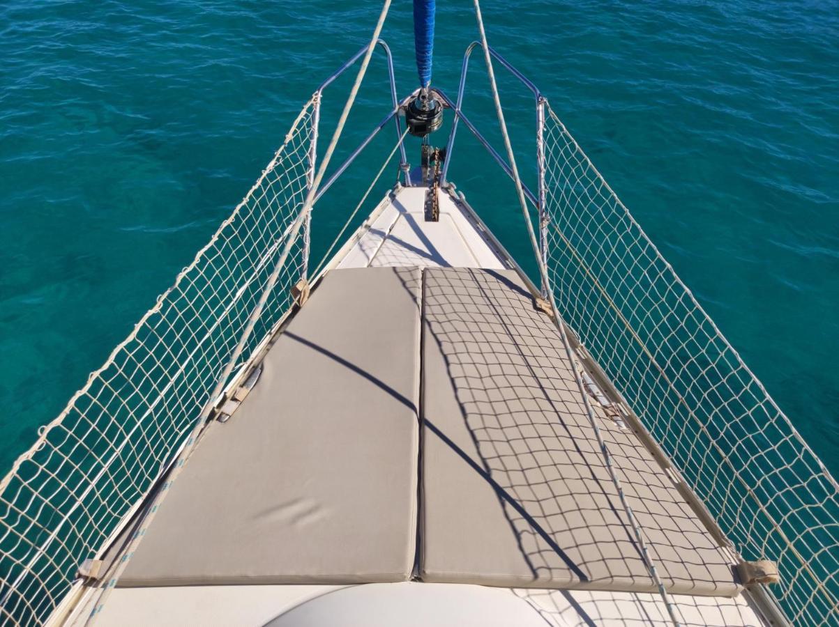 فندق Magnifico Barco En La Graciosa كاليتا دي سيبو المظهر الخارجي الصورة