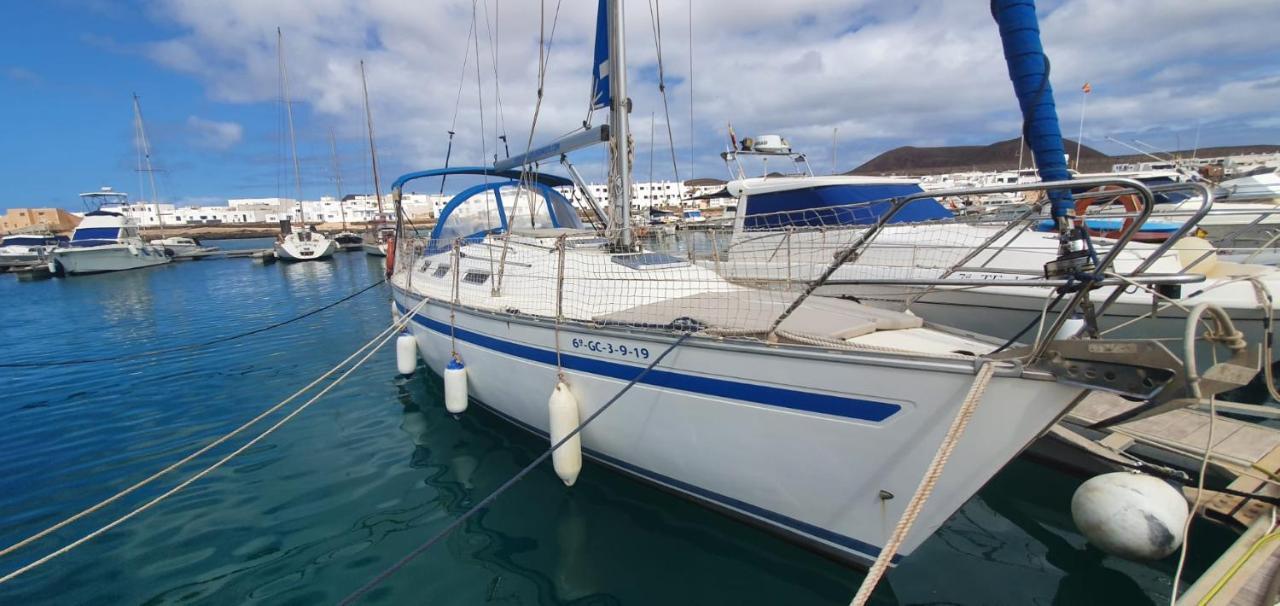 فندق Magnifico Barco En La Graciosa كاليتا دي سيبو المظهر الخارجي الصورة