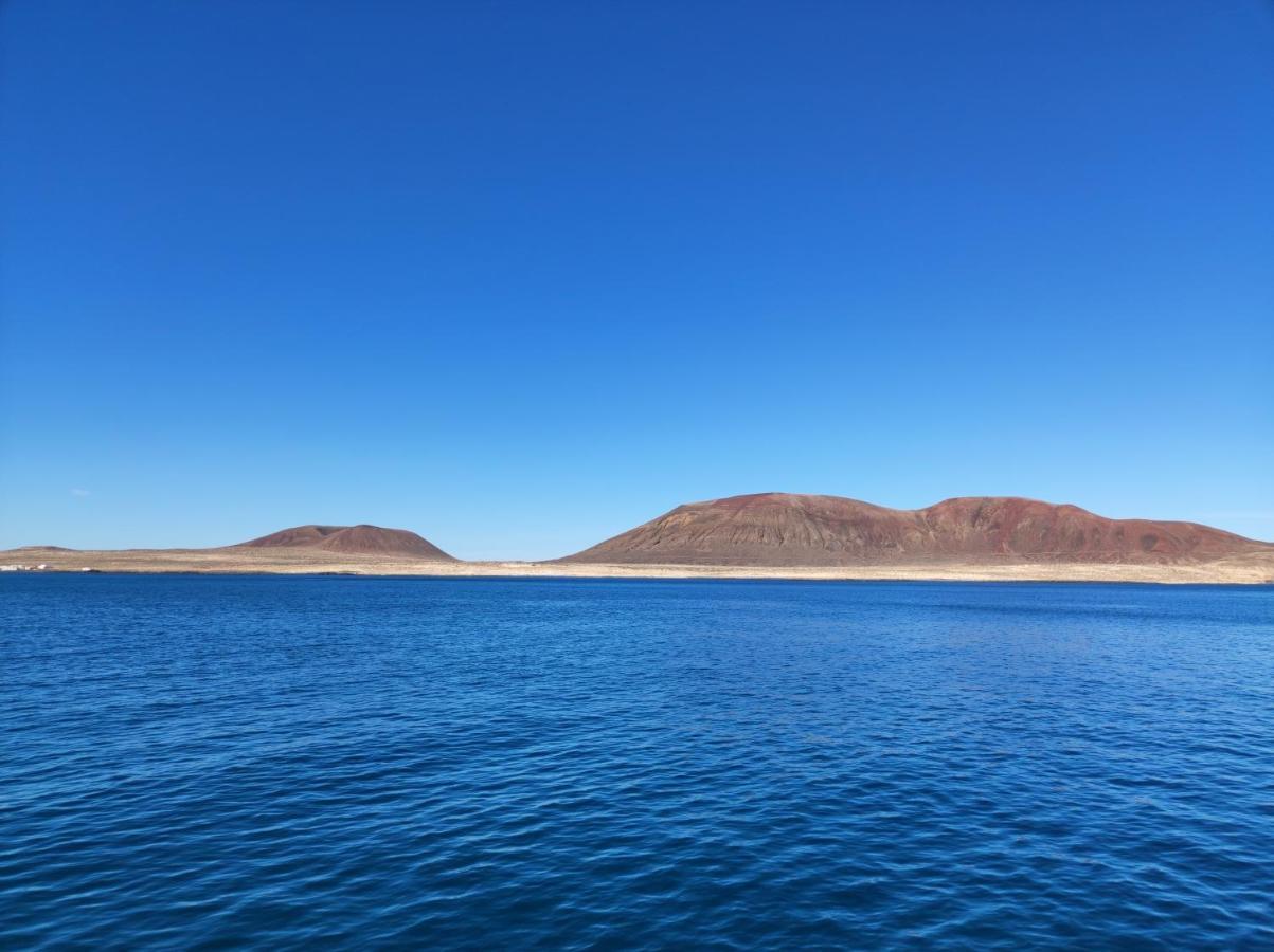 فندق Magnifico Barco En La Graciosa كاليتا دي سيبو المظهر الخارجي الصورة