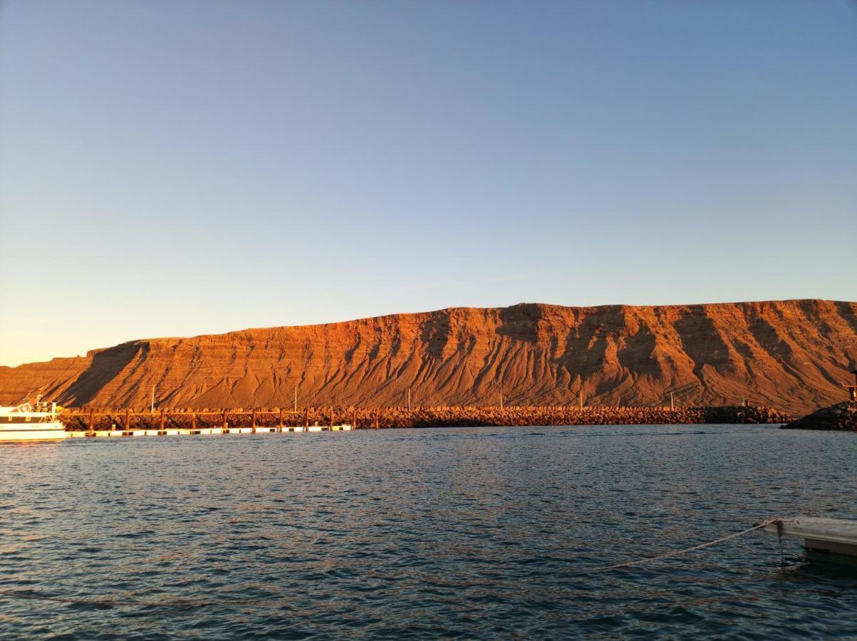 فندق Magnifico Barco En La Graciosa كاليتا دي سيبو المظهر الخارجي الصورة